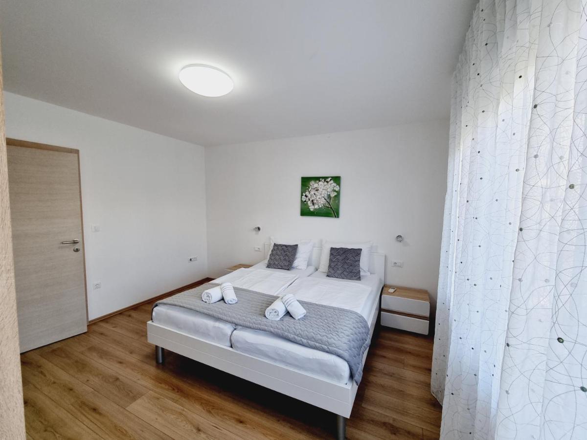 Apartman Maslina Krk Town Exteriör bild