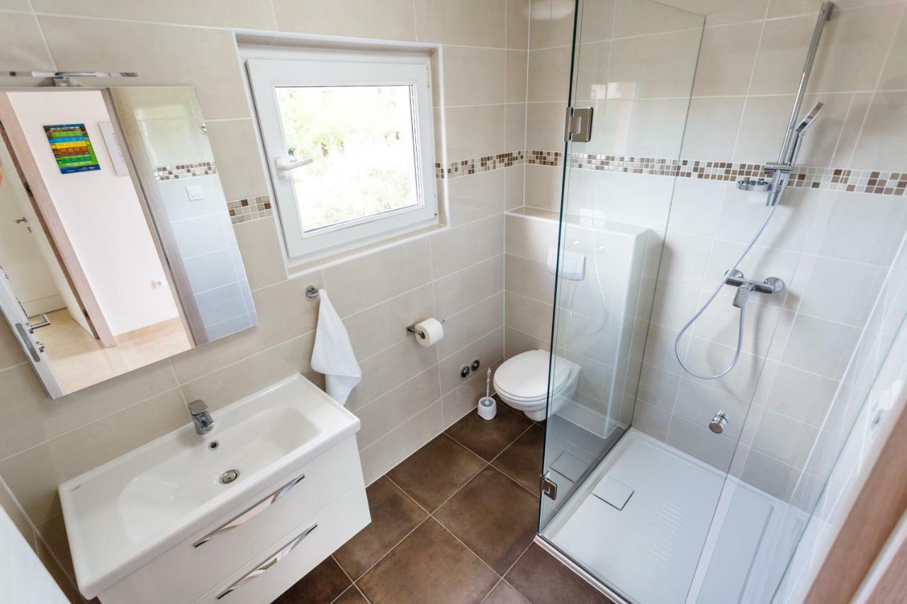 Apartman Maslina Krk Town Exteriör bild